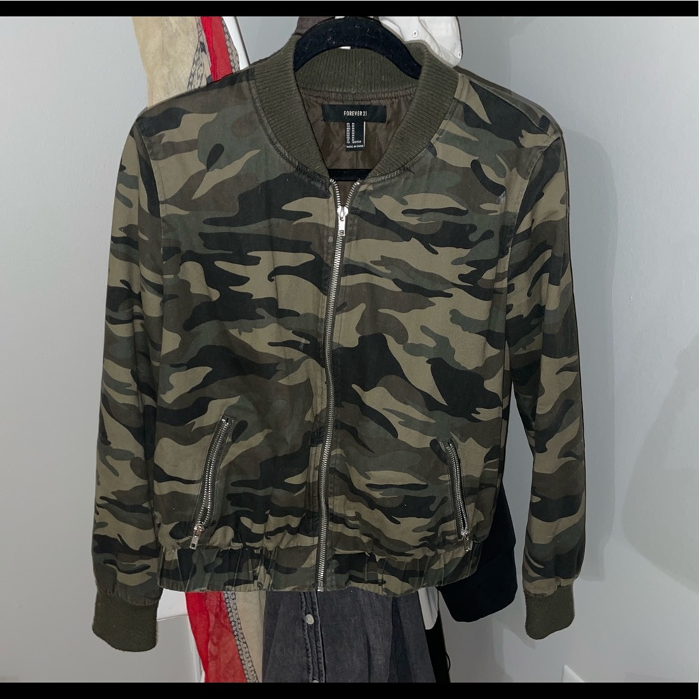 Womens Camo Zip Up Jacket